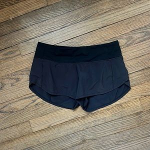Black Lululemon Speed Up Shorts 2.5”